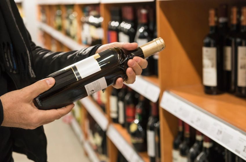  How to Find Good, Cheap Wine According to a Sommelier