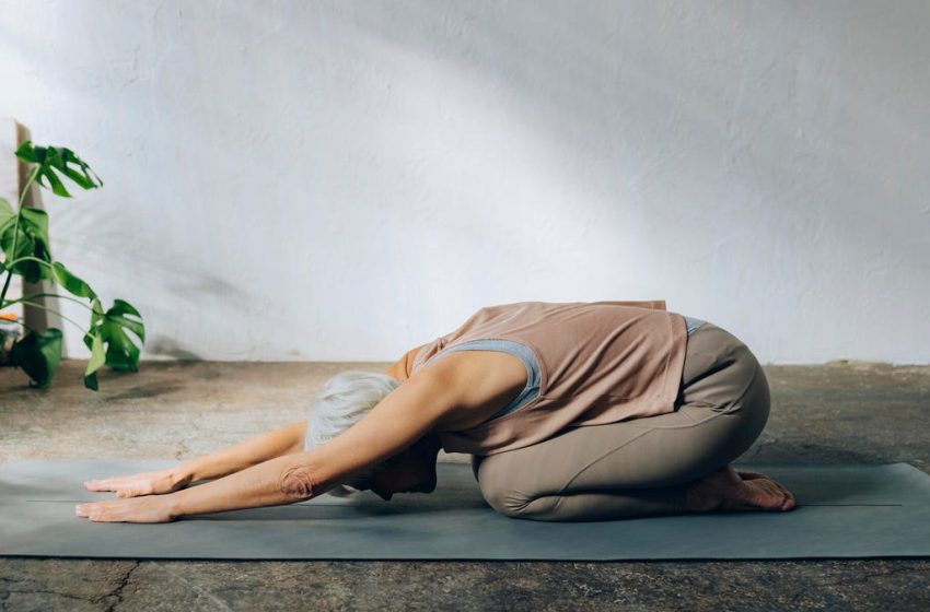  Everyone Should Be Doing These 3 Yoga Poses for Better Sleep